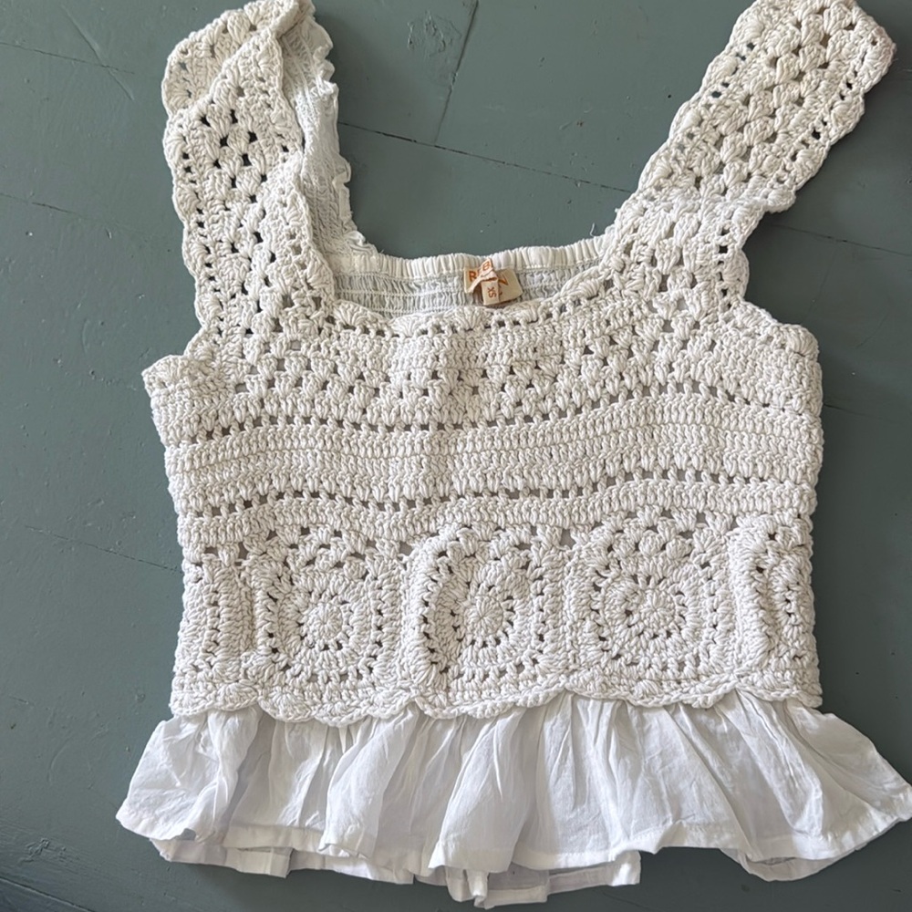 Knitted white tank